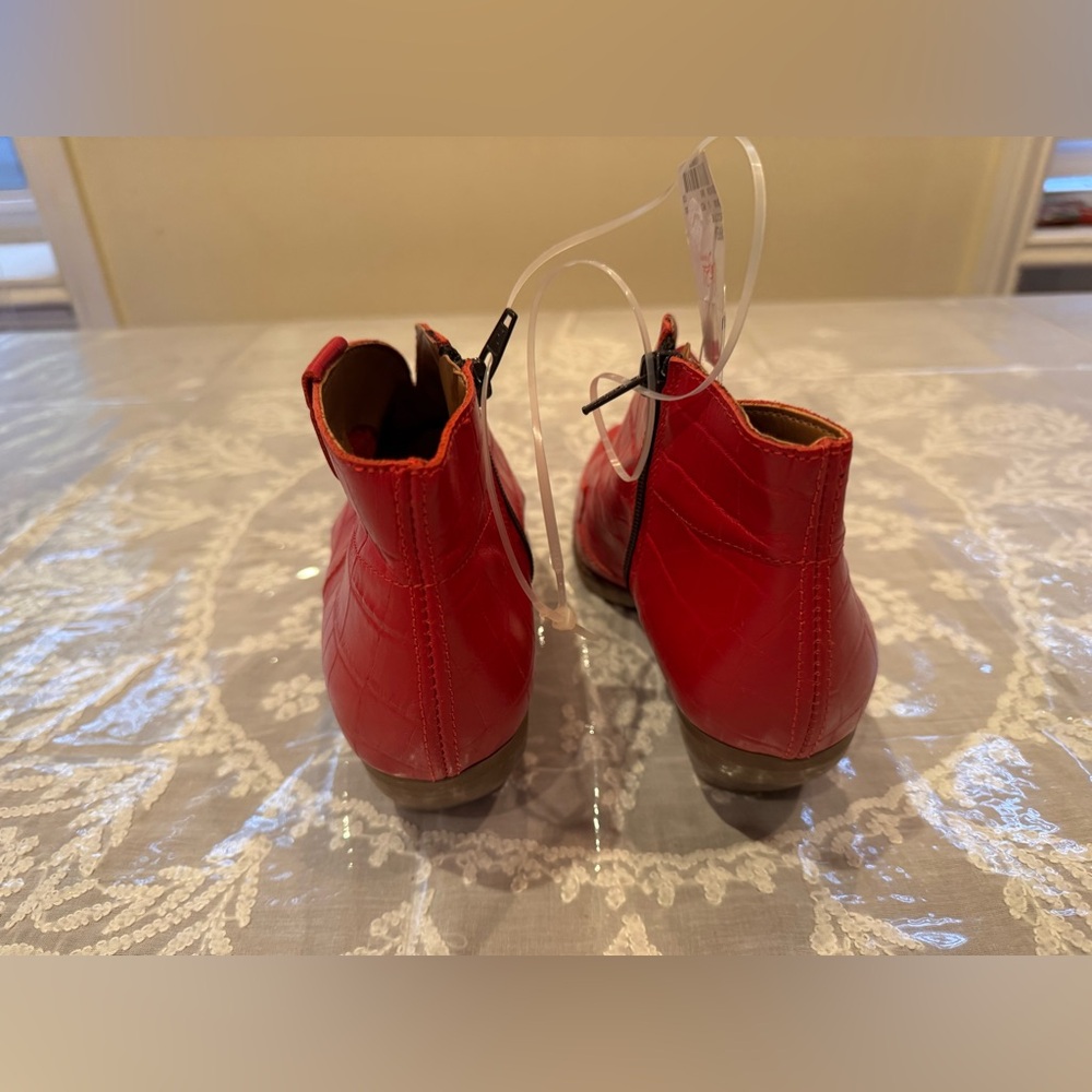 NWT GABRIELLA MADE IN ITALY RED LEATHER CROC EMBOSSED BOOTIES. SIZE: 38 - Picture 10 of 15